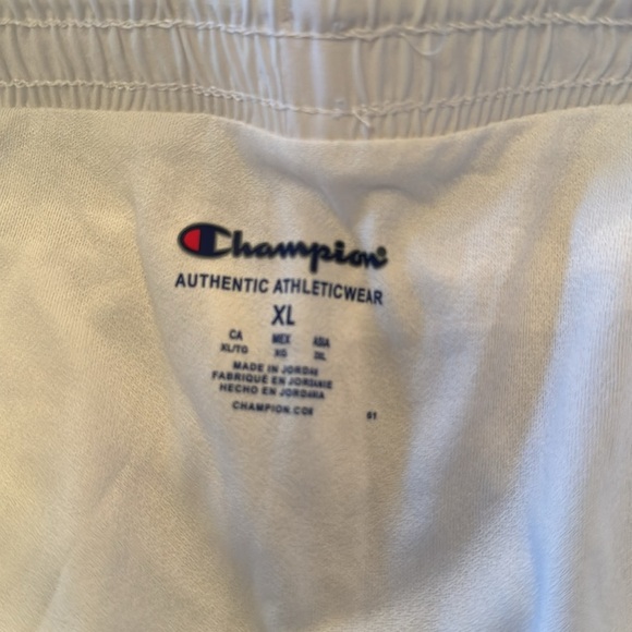 Champion wicking and anti -odor white shorts NWT - Picture 8 of 9